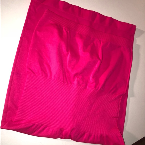 PRICE IS FIRM Neon pink body con dress - Picture 2 of 2